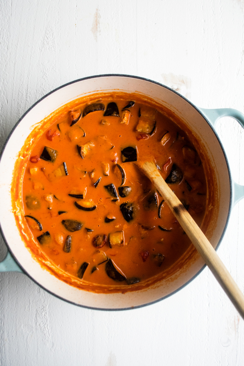 Roasted Tomato Curry Noodles