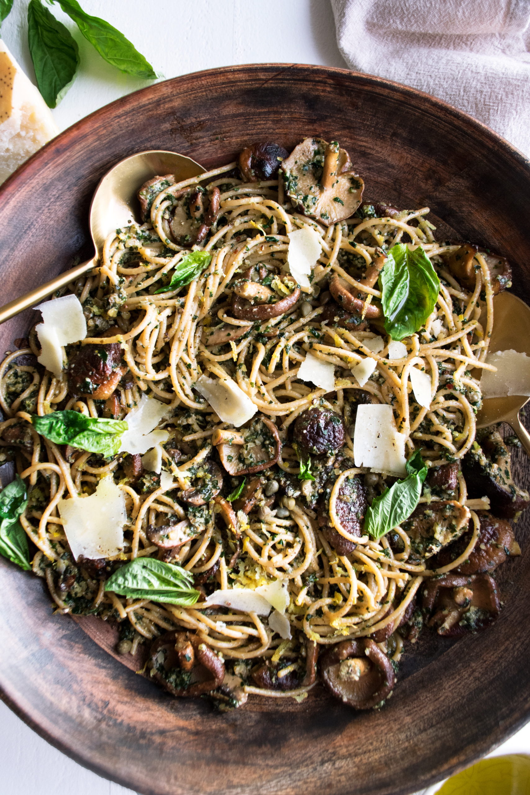 Whole Wheat Spaghetti with Kale Pesto