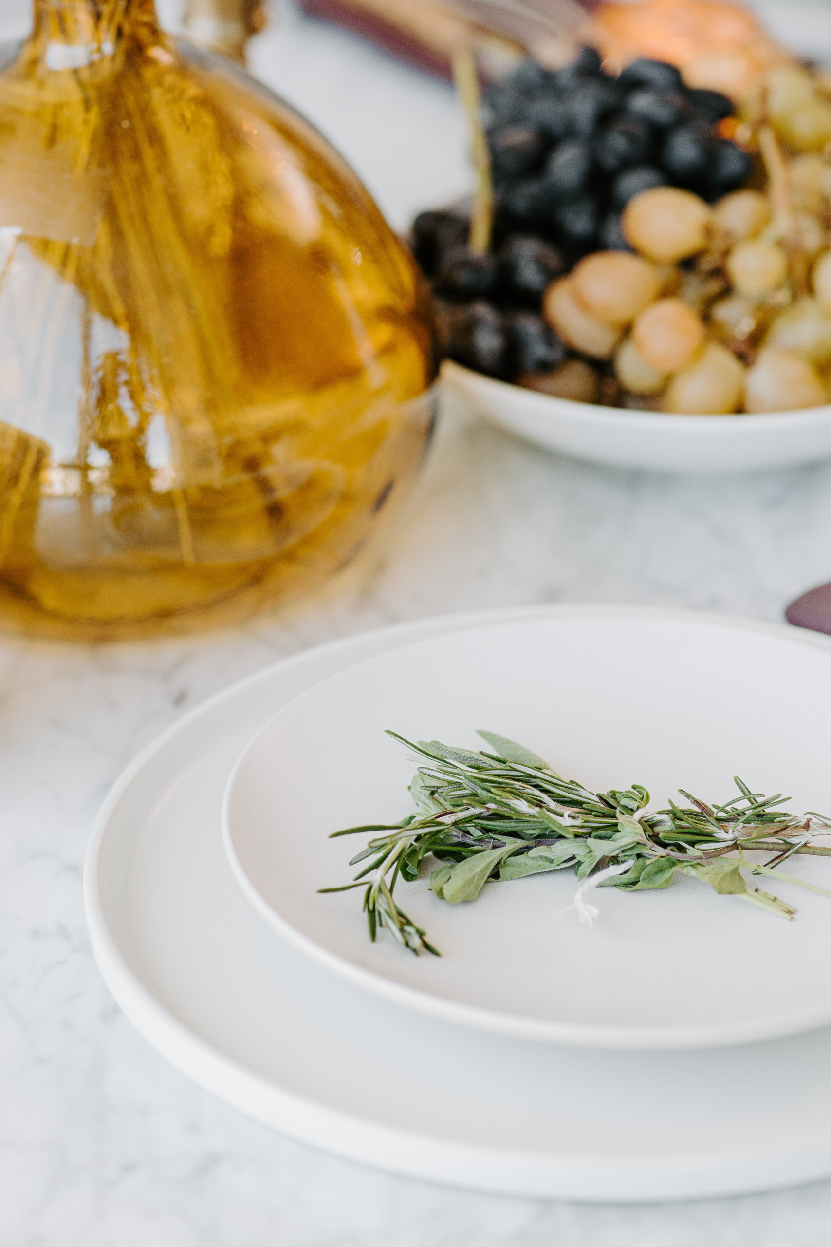 Simple Thanksgiving Tablescape