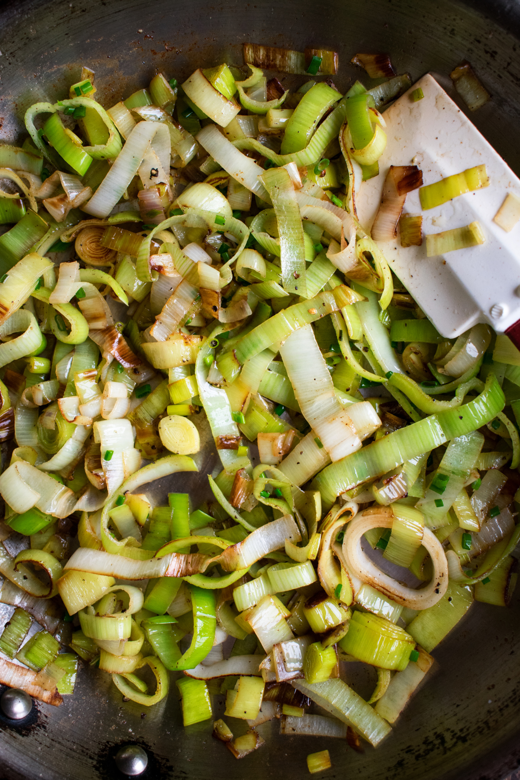 caramelized leeks in skillet